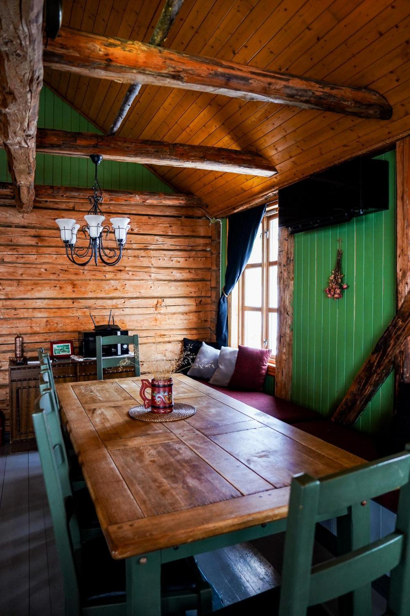 Heimbrygga Restaurant & Accommodation Skrova Exterior photo